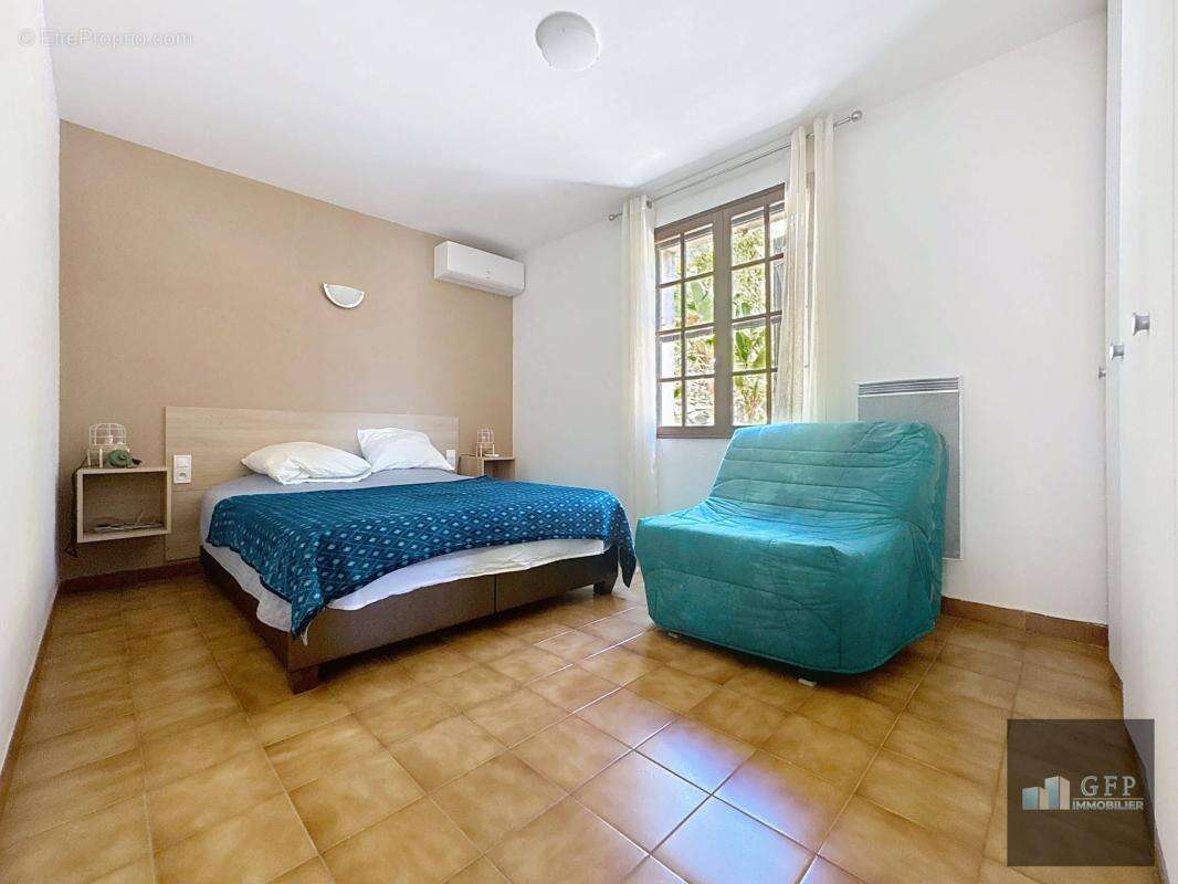 Maison à BORMES-LES-MIMOSAS