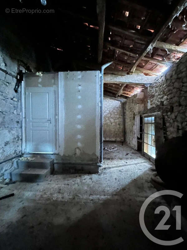 Maison à MONTAGNAC-SUR-AUVIGNON