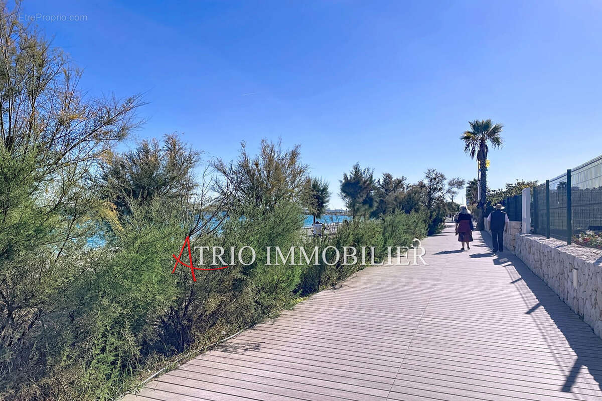 Appartement à VILLENEUVE-LOUBET