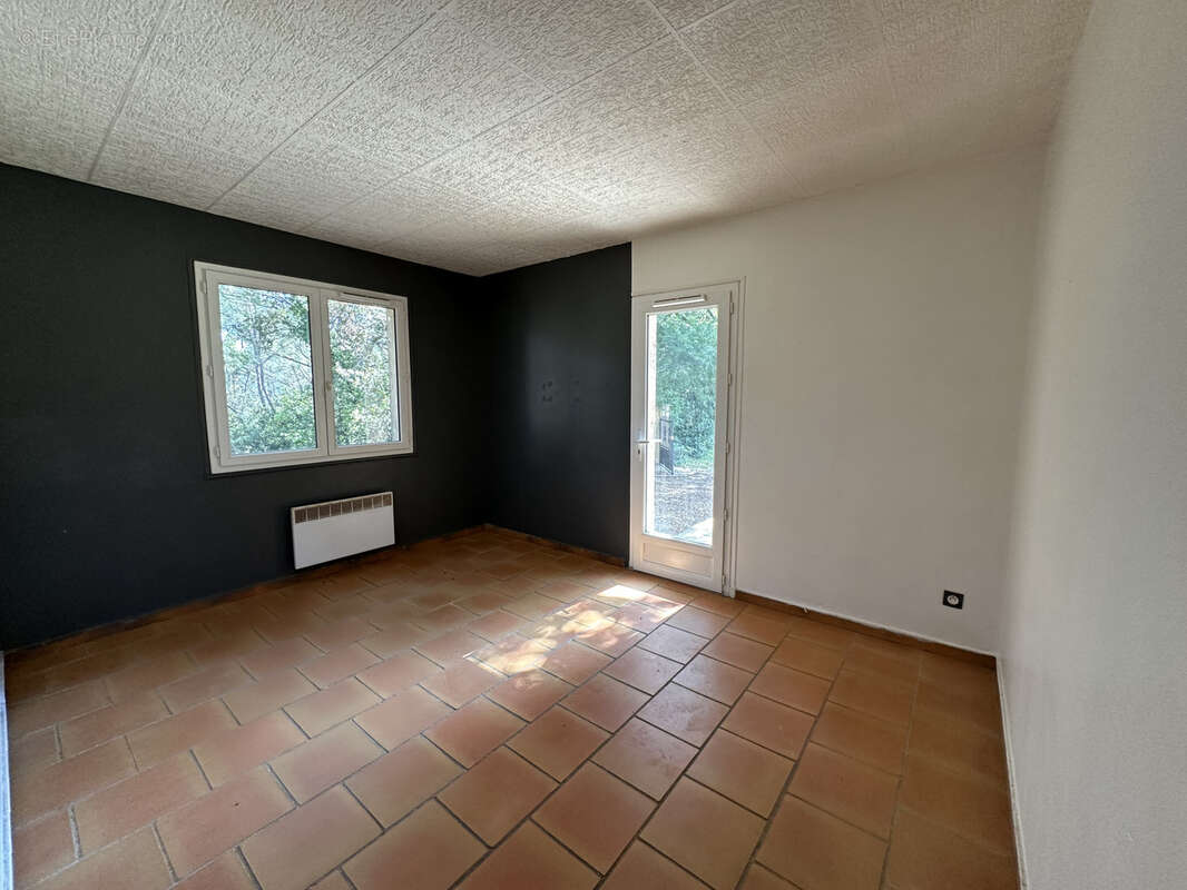 Maison à SOLLIES-VILLE