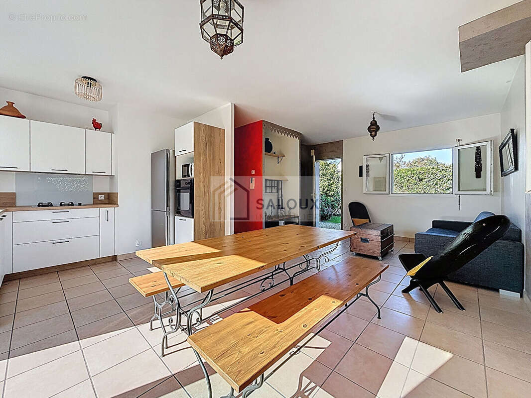 Maison à LA TRINITE-SURZUR