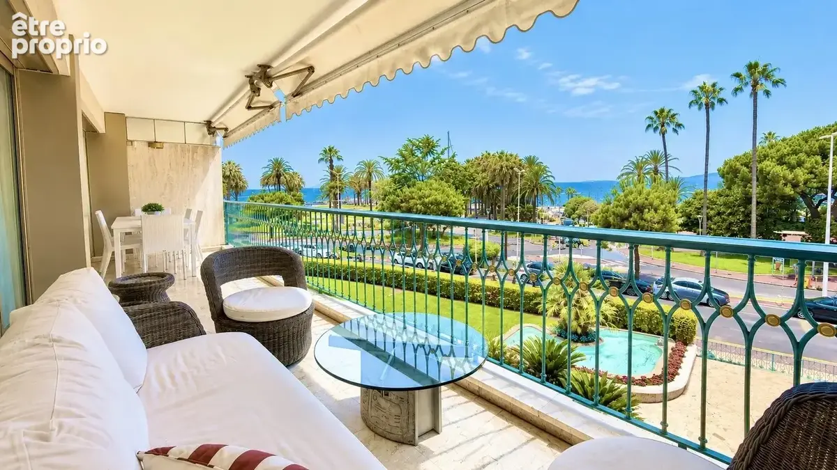 Cannes Croisette – Exceptionnel Appartement de 229 m² face au Port Canto - photo 1