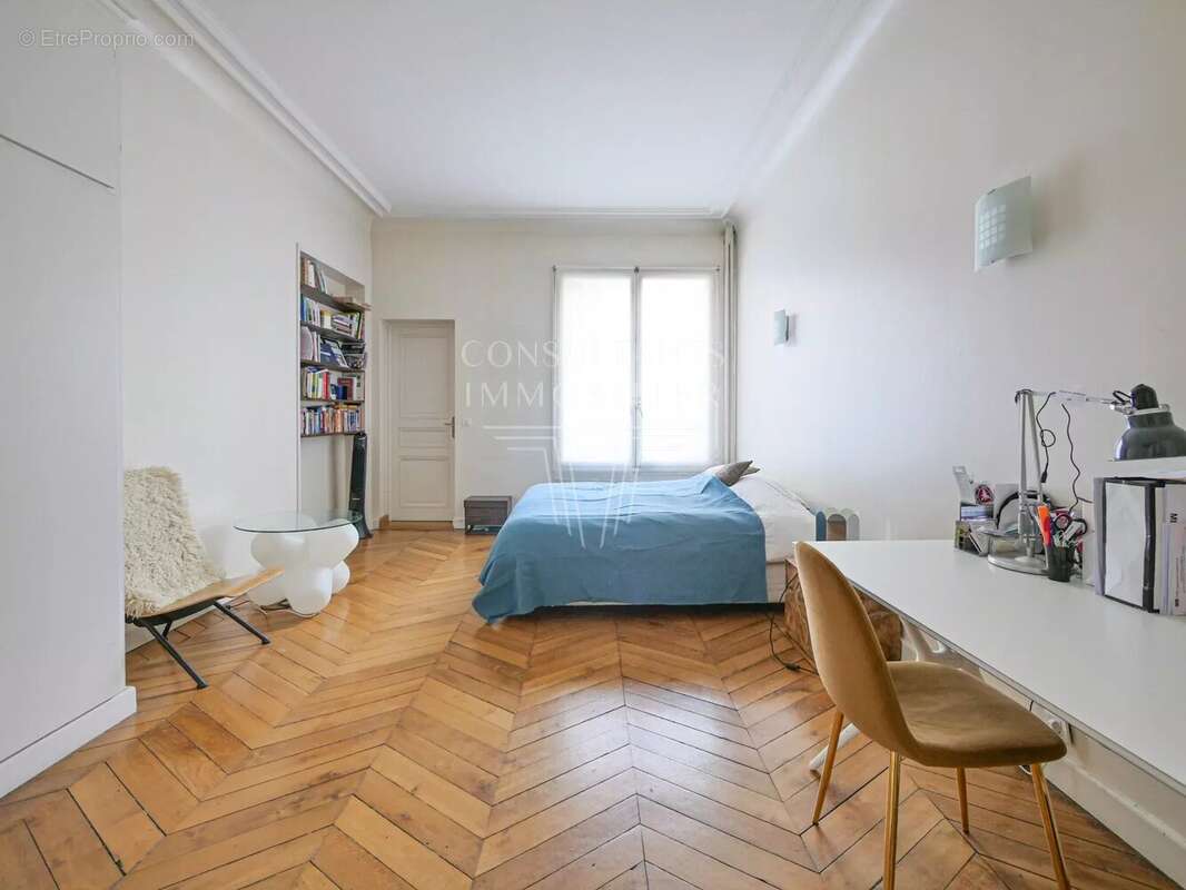 Appartement à PARIS-8E