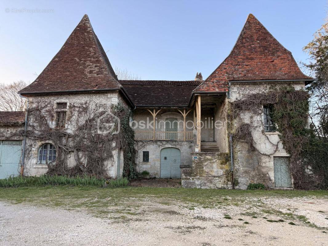 Maison à ANTONNE-ET-TRIGONANT