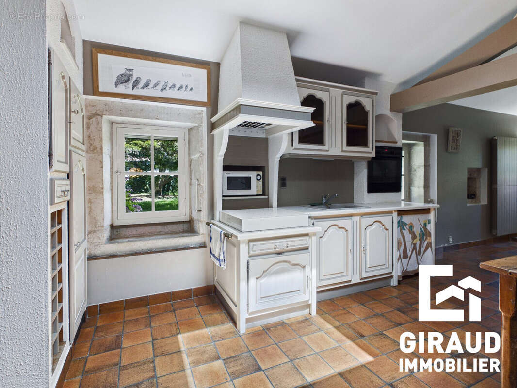 Maison 206 m² à Coulon  - photo 7