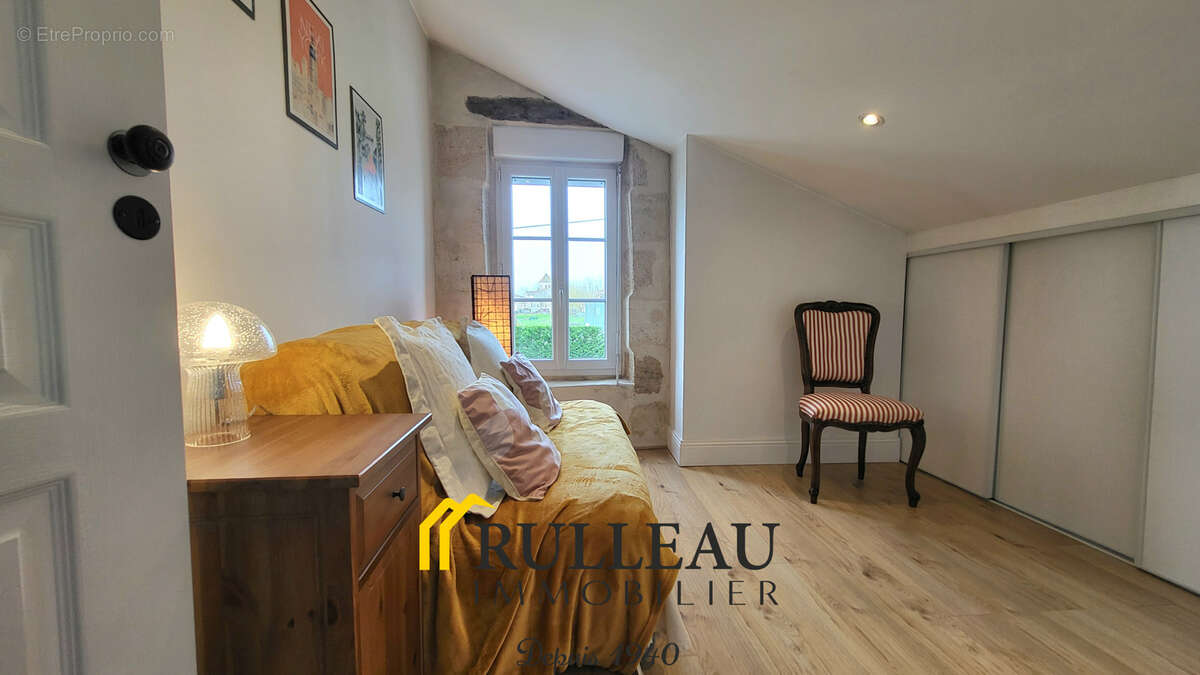 Maison à SAINT-CHRISTOLY-DE-BLAYE