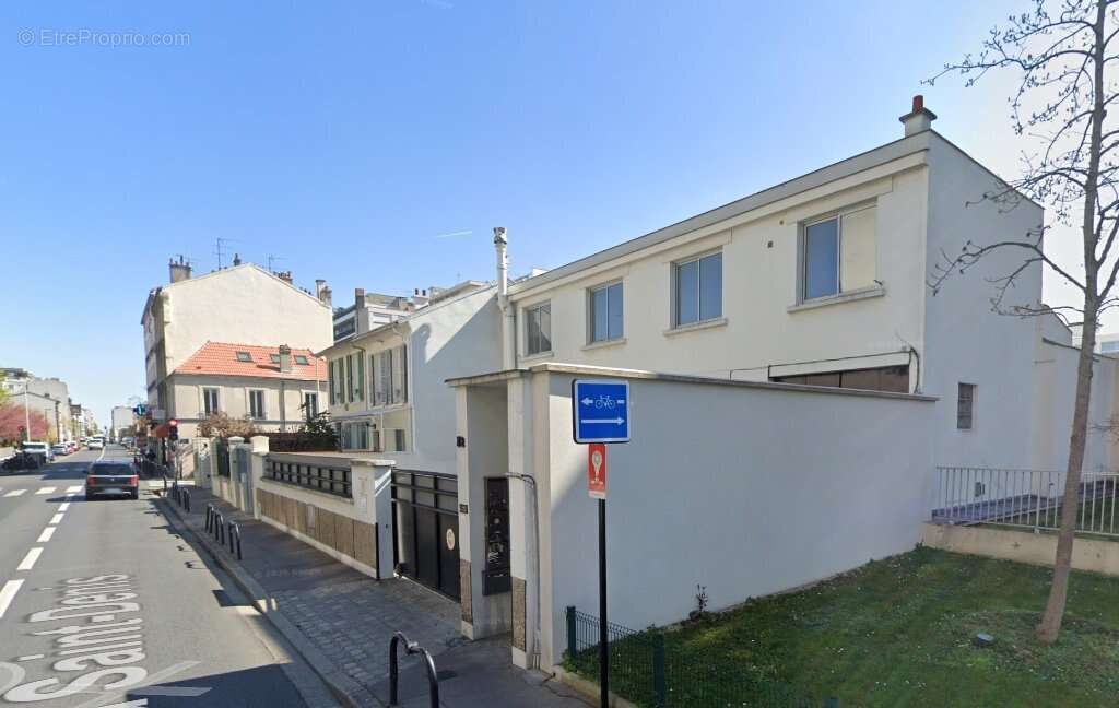 Appartement à COURBEVOIE