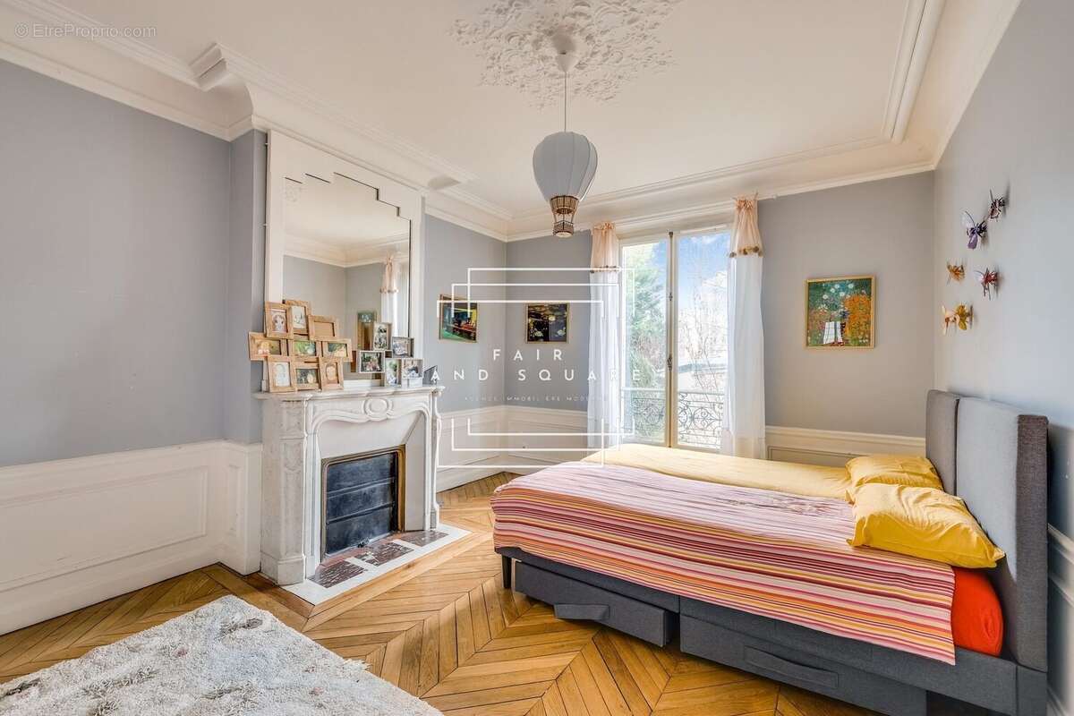 Appartement à NEUILLY-SUR-SEINE