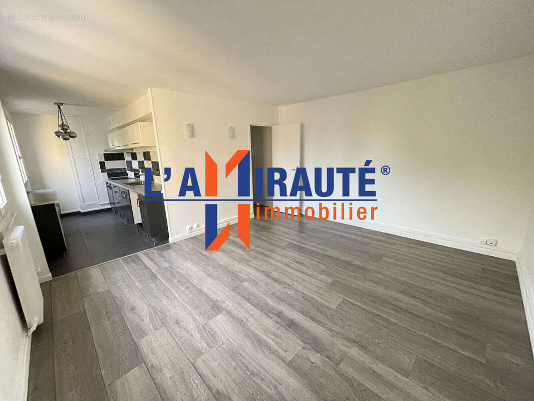 Appartement à SARTROUVILLE