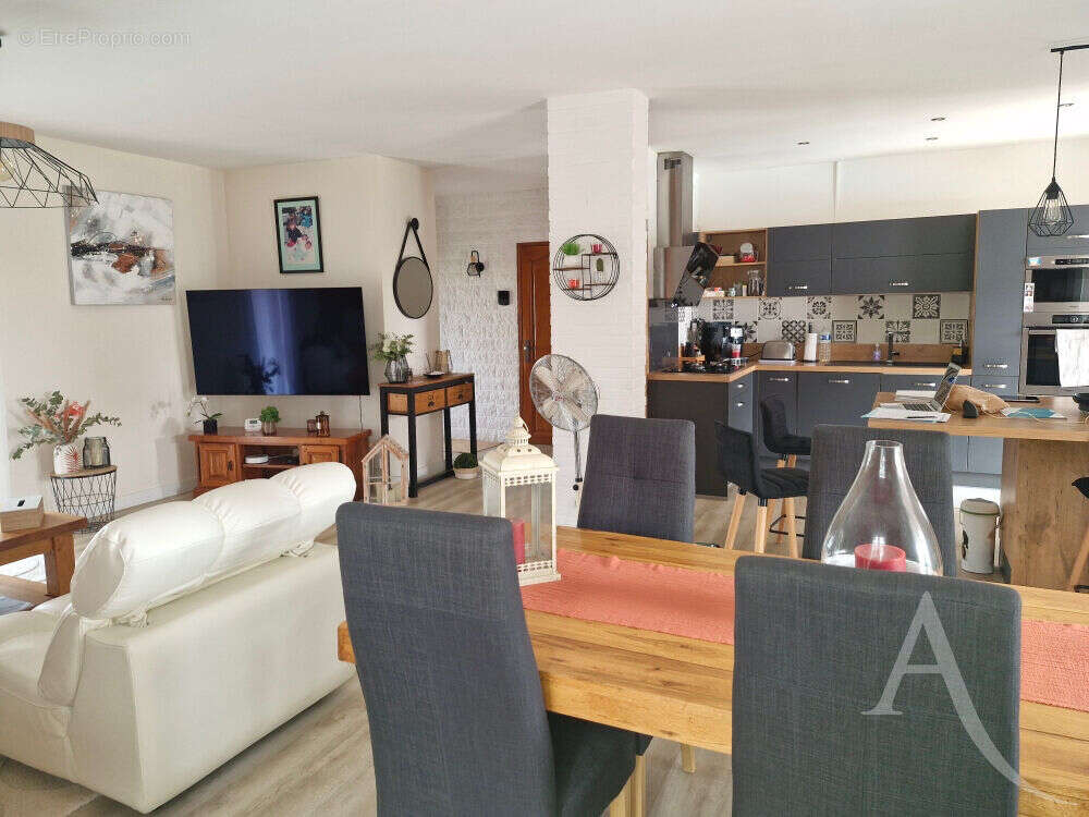 Maison à SAINTE-FOY-D&#039;AIGREFEUILLE