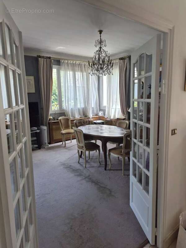 Maison individuelle 8 pièces, 5 chambres sur un terrain arboré de 933 m² - photo 5