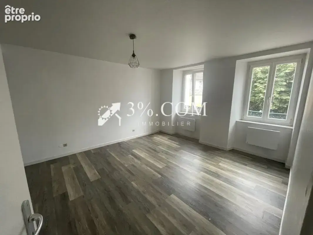 IMMEUBLE DE RAPPORT  Commerces et 8 appartements - photo 2