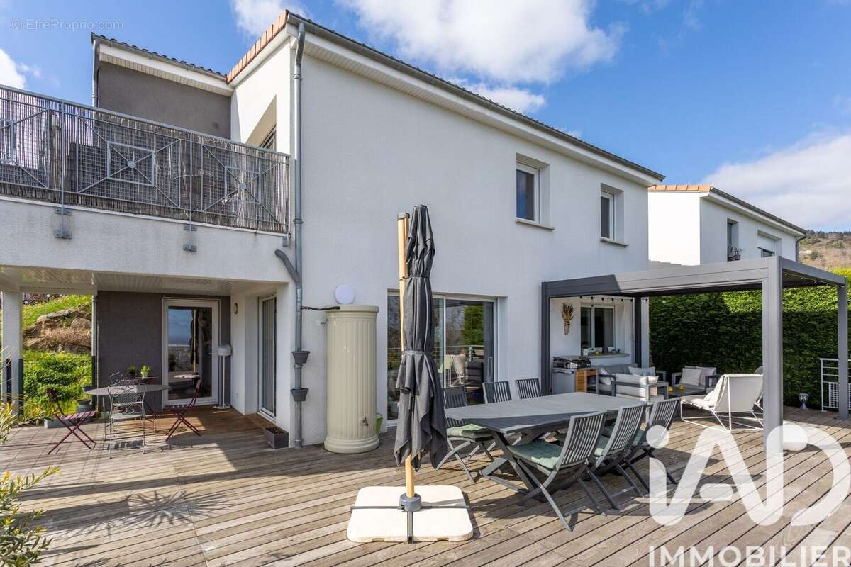 Photo 2 - Maison à CEYRAT