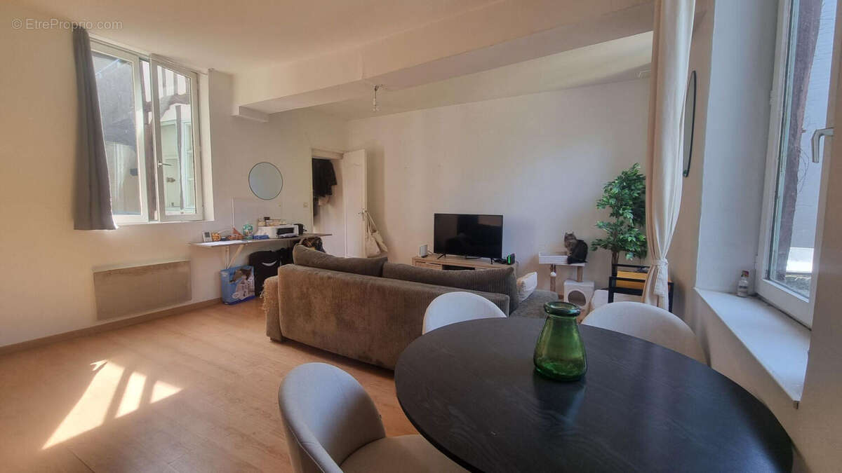 Appartement T2 49.53 M2 à Rouen - Place de Parking Sécurisé - photo 2
