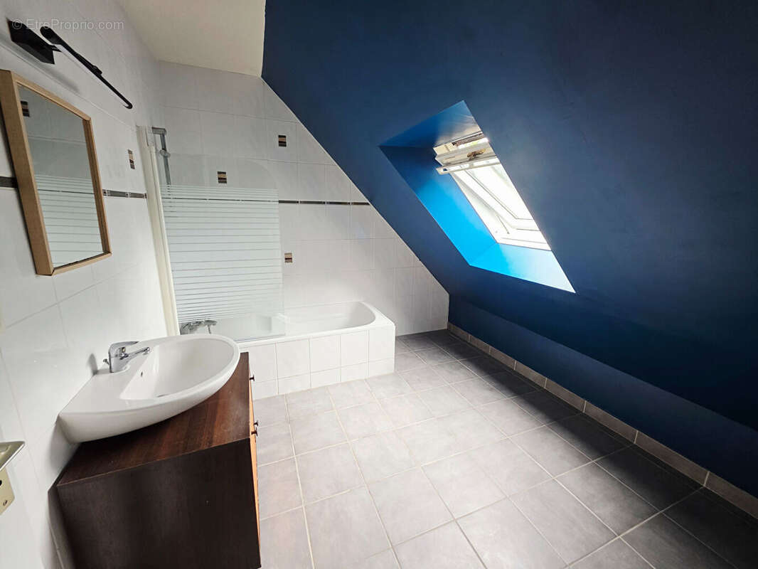 Maison à MINIAC-MORVAN