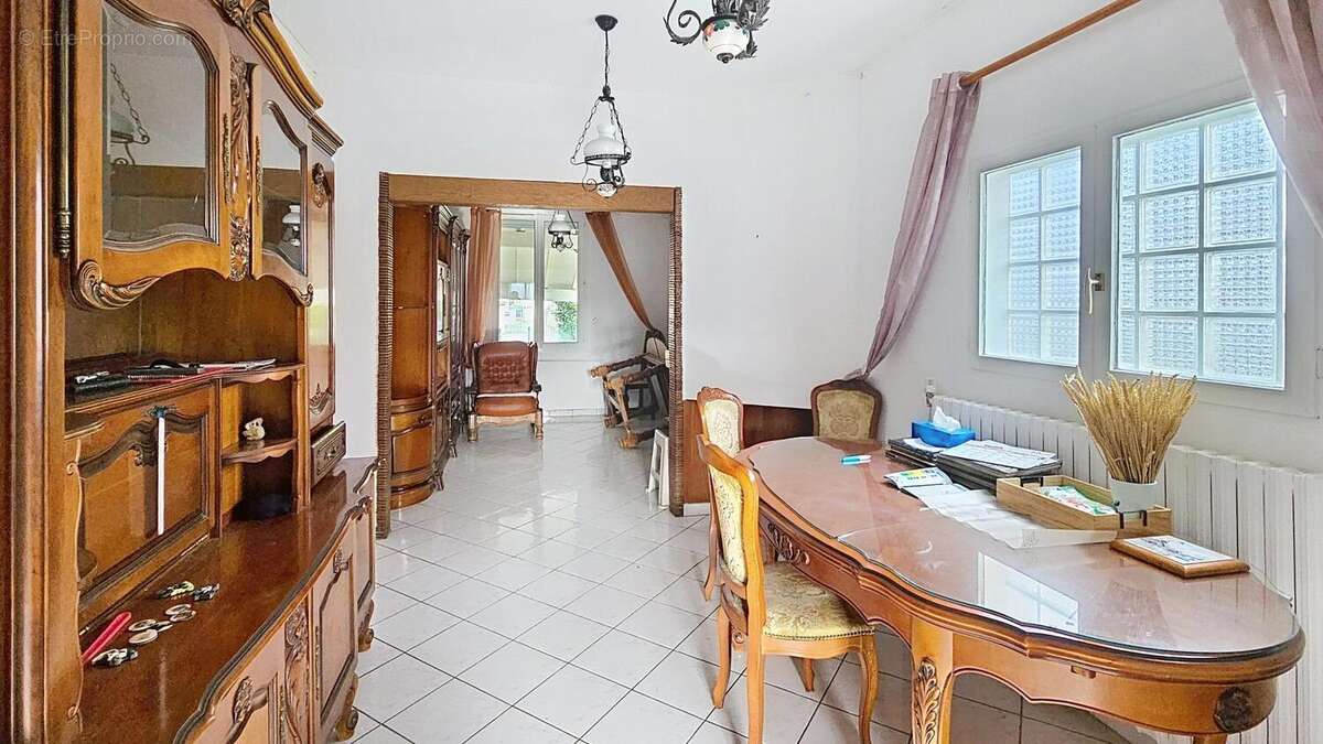 Maison 90 m² à La Ville-Du-Bois  - photo 5