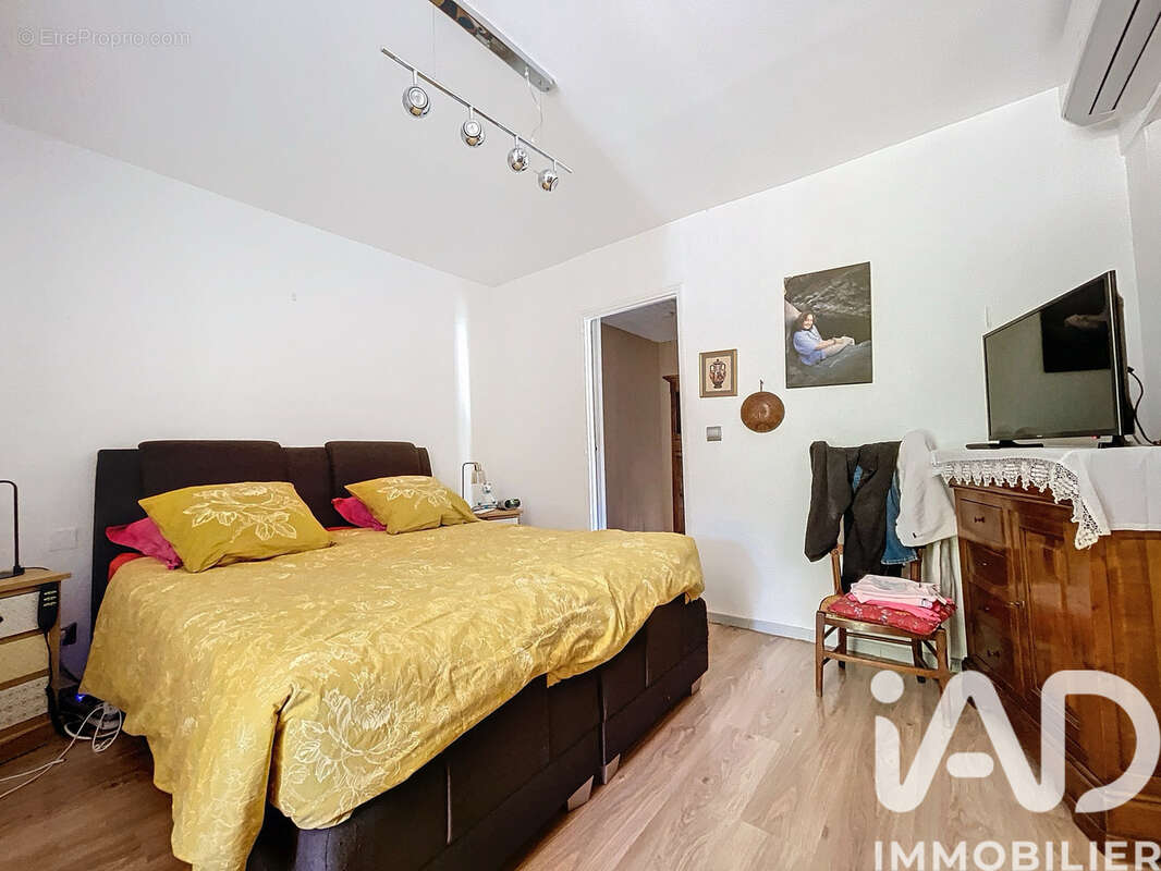 Maison 240 m² à Poilhes  - photo 8