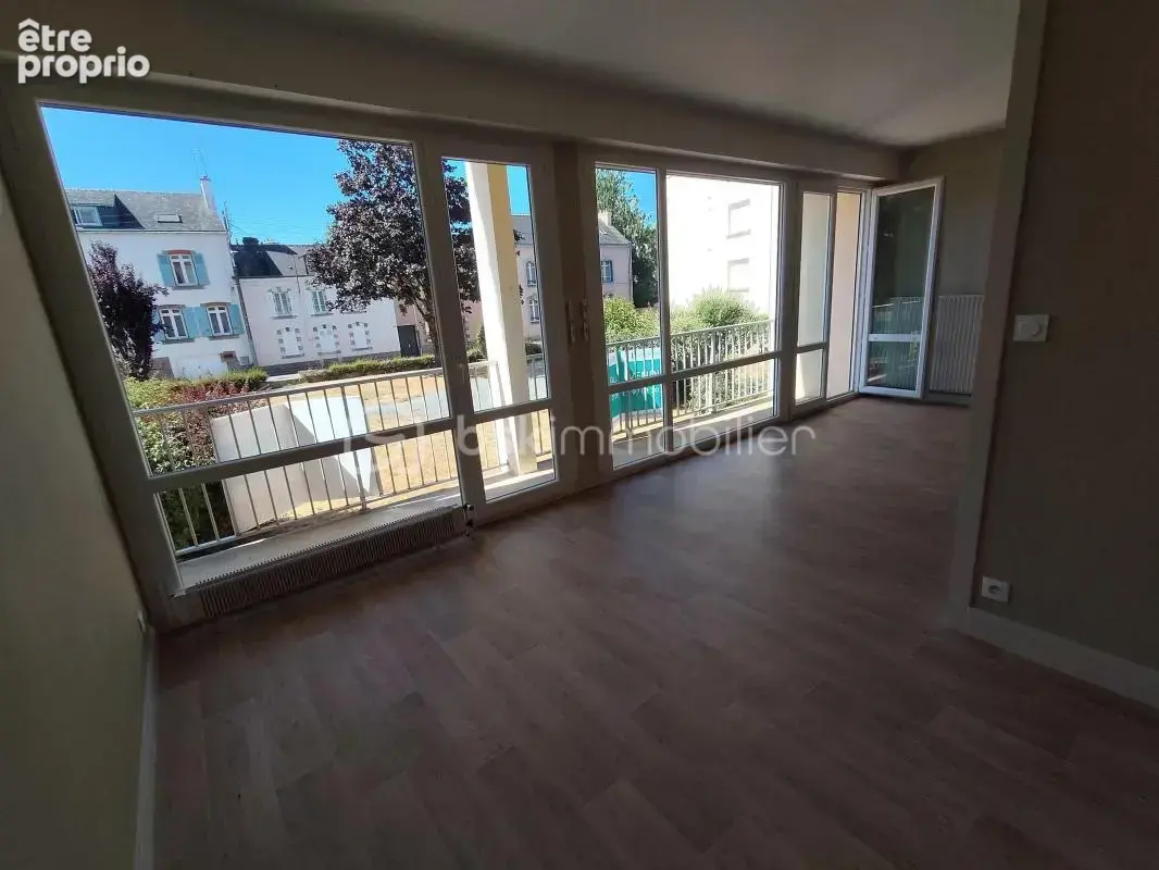 Appartement spacieux et lumineux en vente à 4 MN DU PORT à pied - photo 2