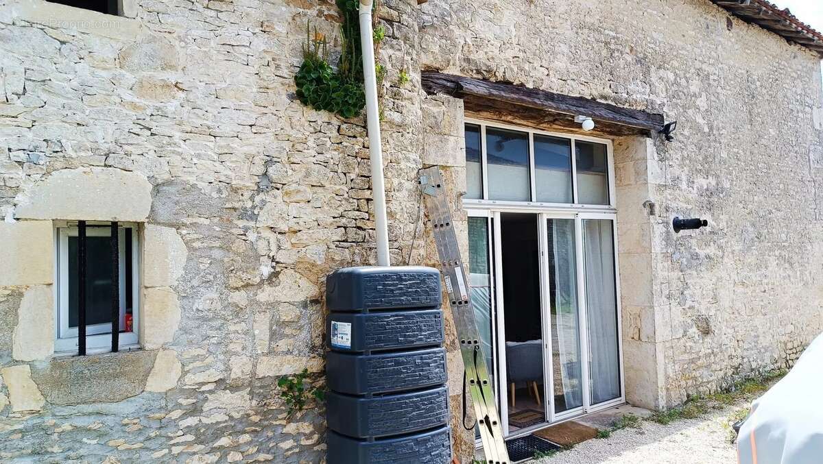 Maison de campagne en pierre offrant 2 chambres - photo 12