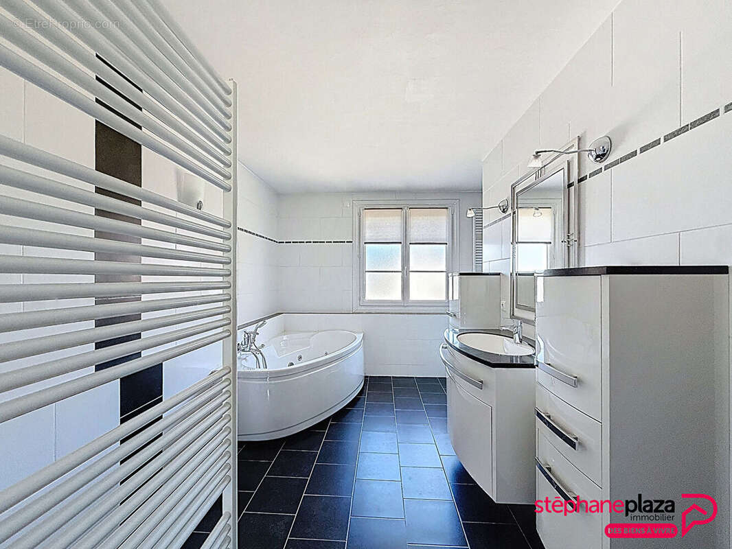 Maison 5 chambres avec grand garage et jardin - photo 5