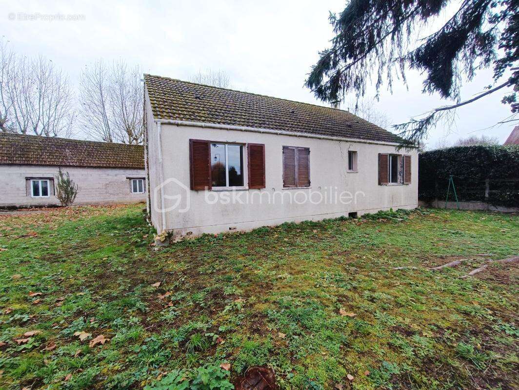 Maison à SIVRY-COURTRY