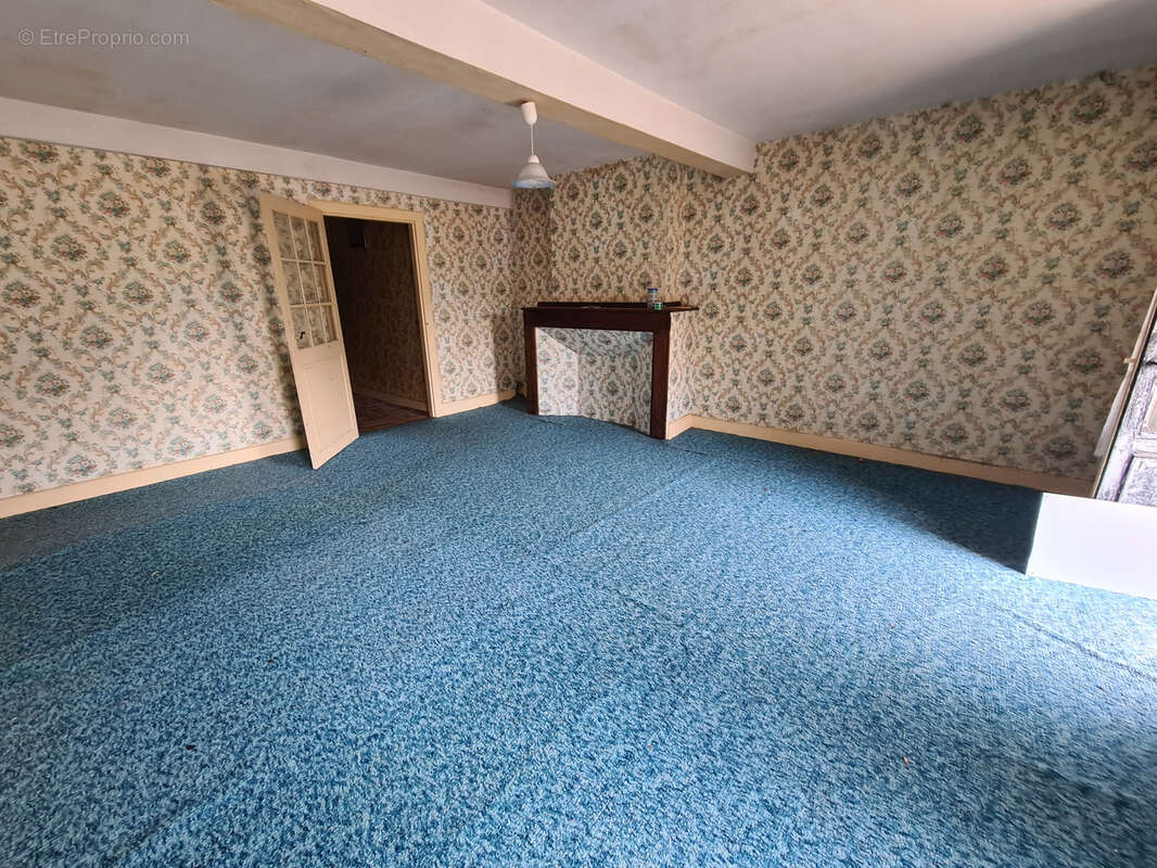 Maison à CAPOULET-ET-JUNAC