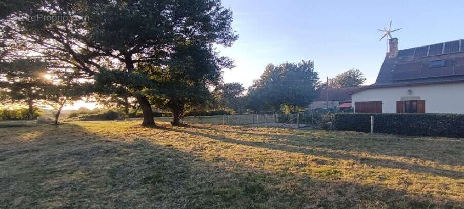 Maison à NOUZERINES