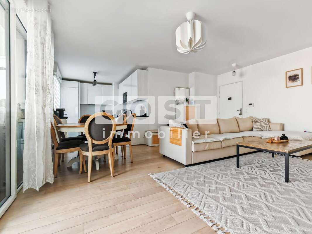 Appartement à COLOMBES