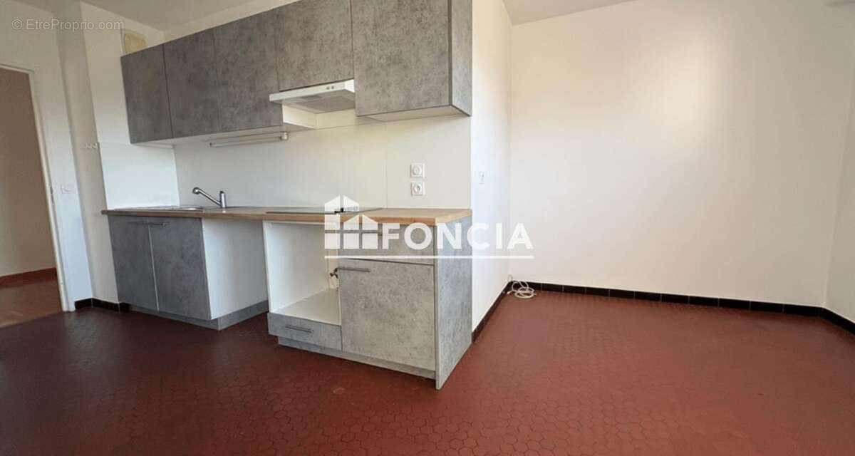 Ambilly, proche douane de mon idée, T3 de 80m2 avec parking extérieure et garage - photo 6