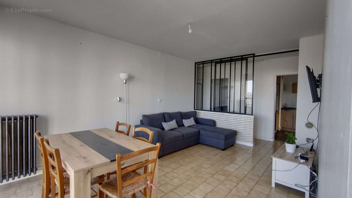 Appartement à CHENOVE