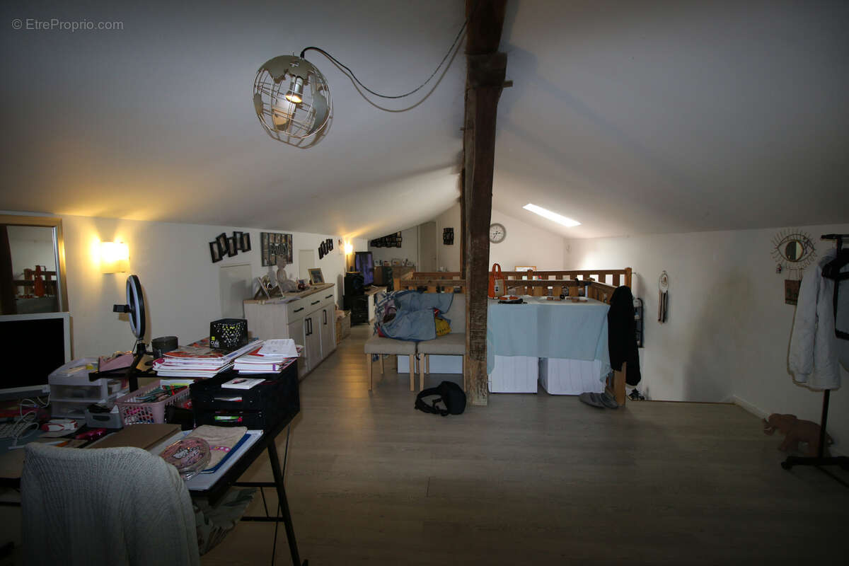 Hasparren - Appartement T4 en dernier étage avec jardin de 77m2 - photo 5