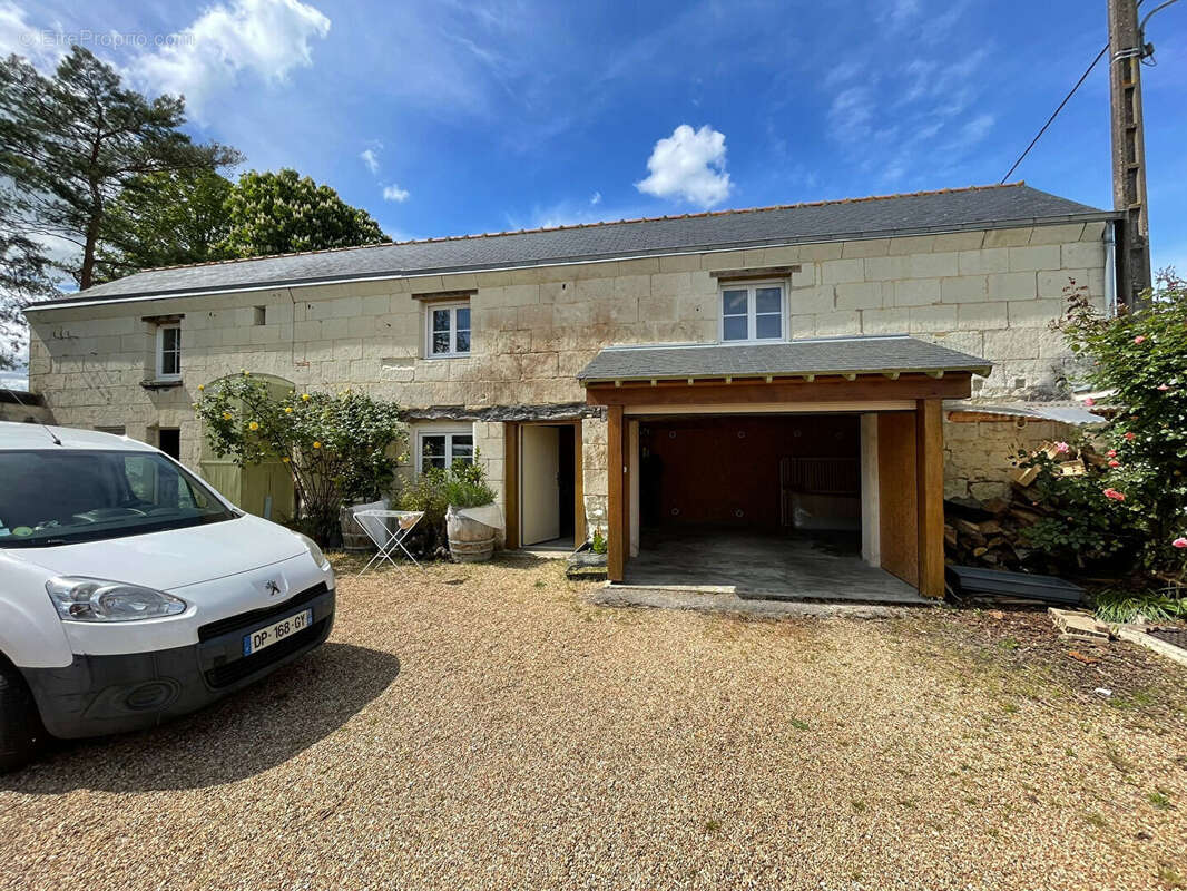Maison 7 pièces à vendre à Varrains - Calme et Confort - photo 3