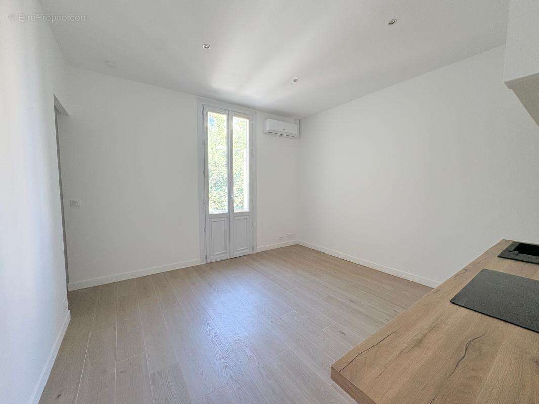 Studio avec espace nuit séparé rénové - photo 3