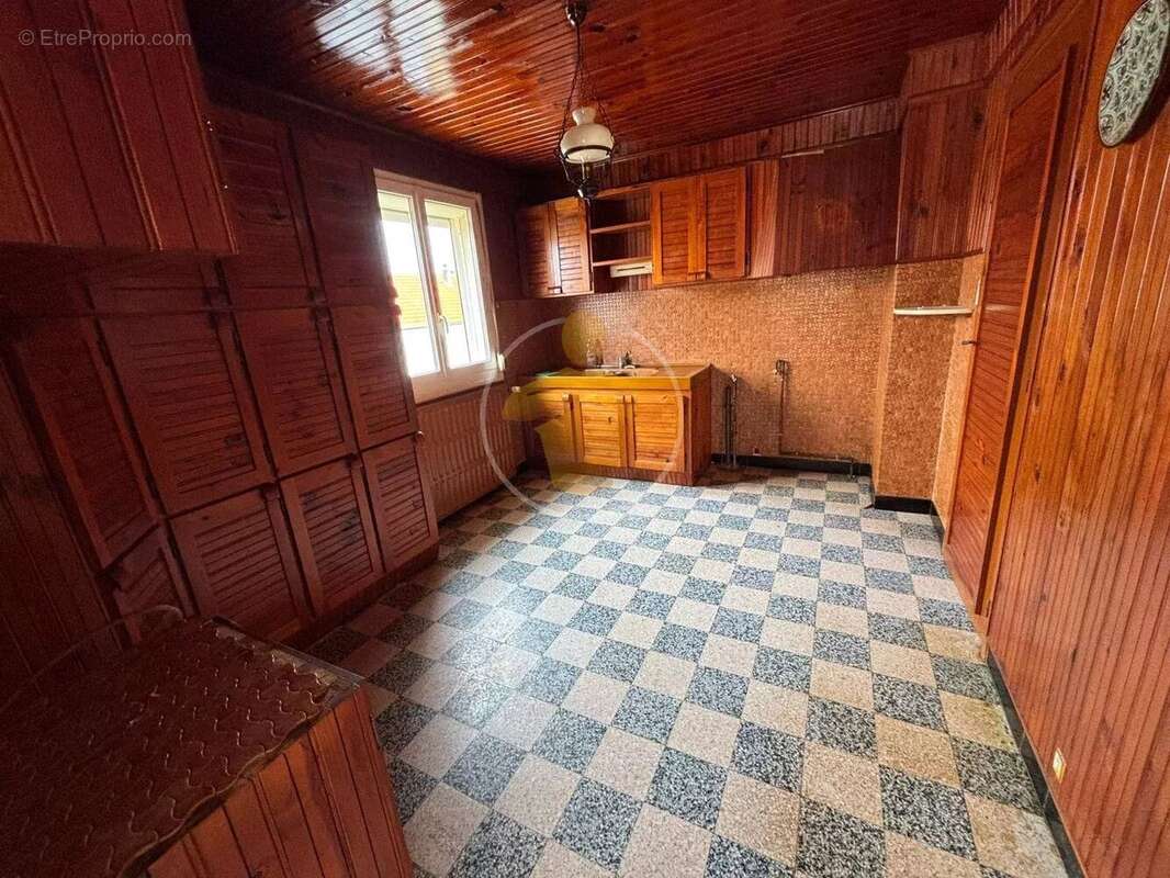 Maison à CHAUNY
