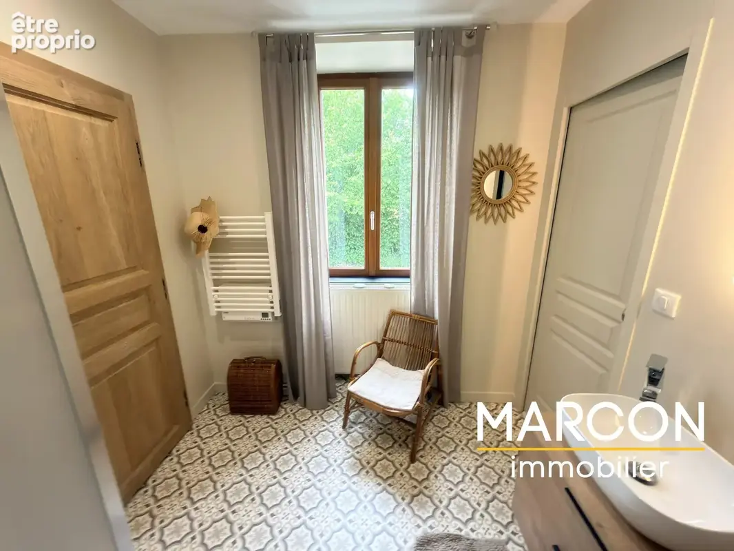 EXCLUSIVITE - Propriété de caractère de 320 m² avec piscine chauffée, spa et dépendances - photo 16