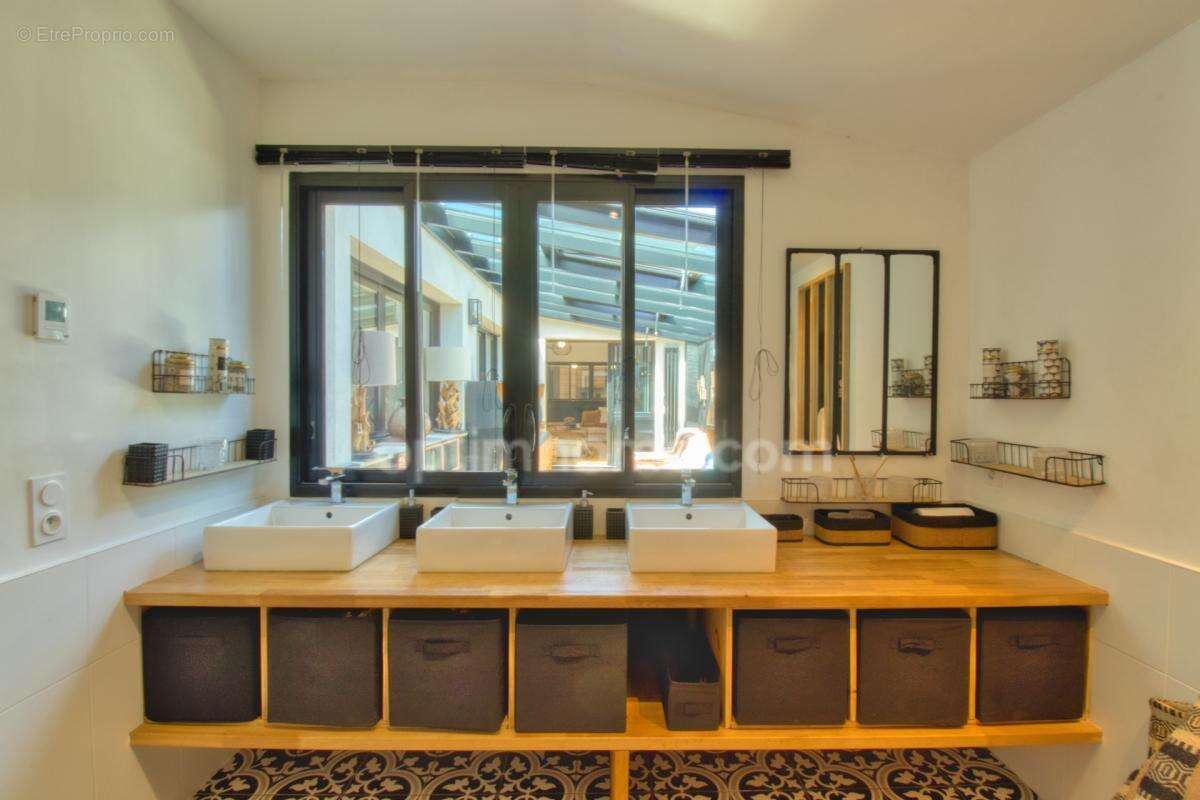 Villa de plain-pied, 174 m², 4 Chambres.Piscine chauffée, Le Château-d'Oléron (17) - photo 16