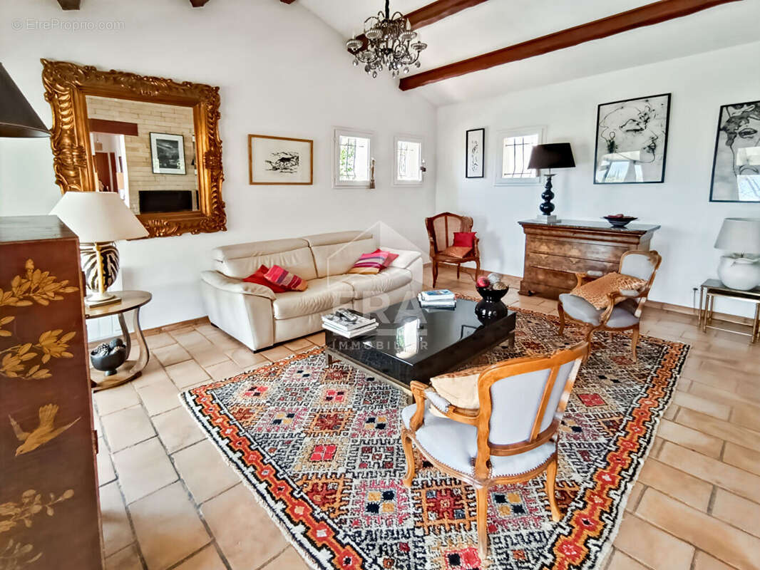 Maison à LA ROQUETTE-SUR-SIAGNE