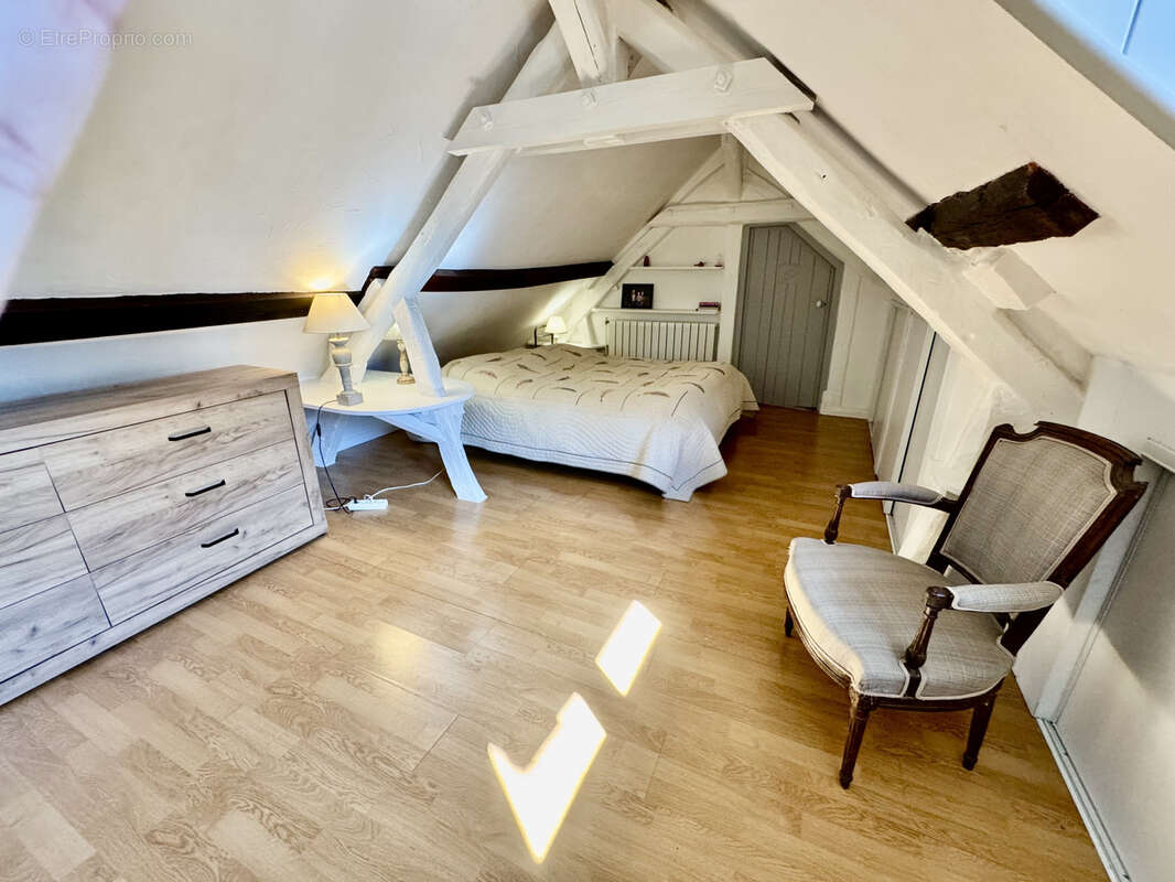 Maison à HOUDAN