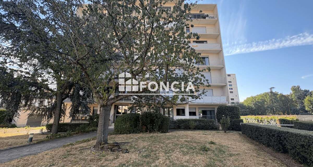Appartement à FRESNES