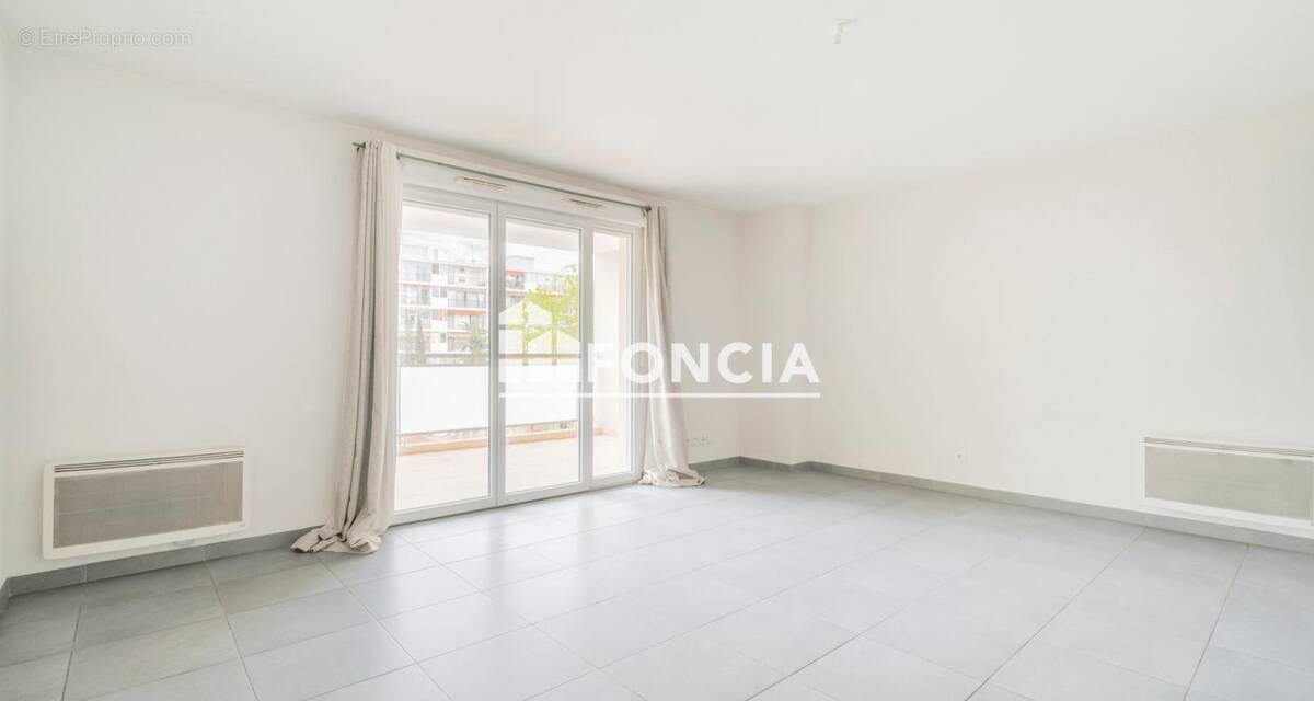 Appartement à MARSEILLE-5E