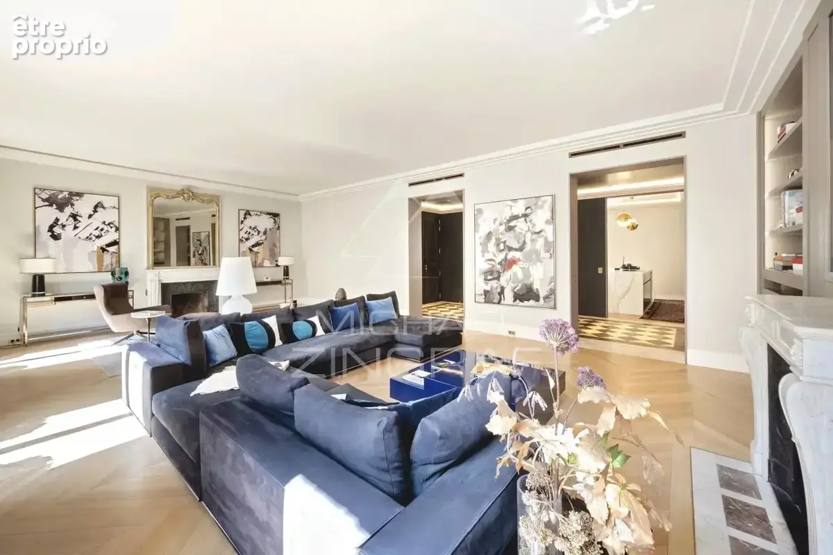 A vendre - Exclusivité - Appartement refait à neuf - 3 Suites - Triangle d'Or - photo 2