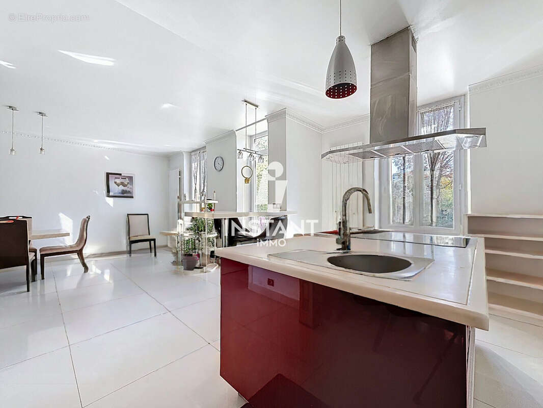 Maison à LE PERREUX-SUR-MARNE