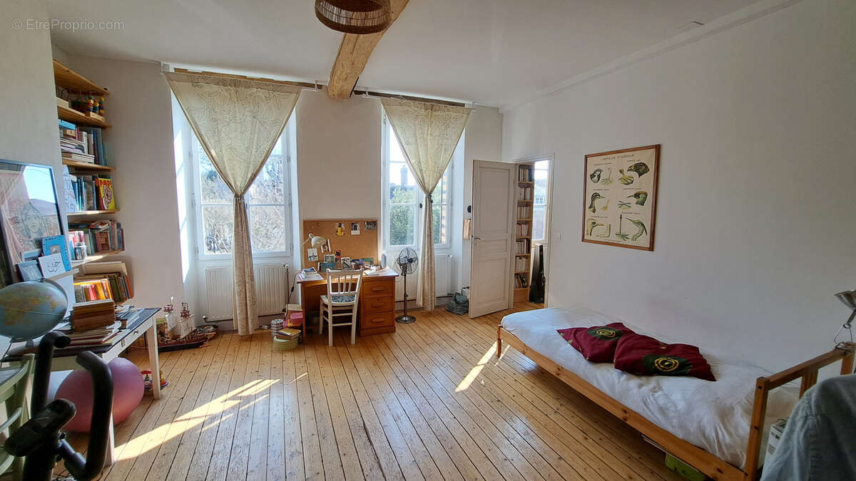 Maison à PONT-SUR-YONNE