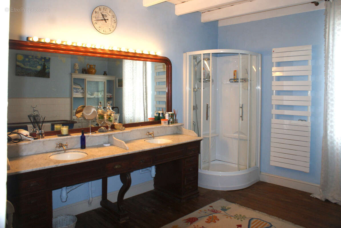 Maison à MONTLIEU-LA-GARDE