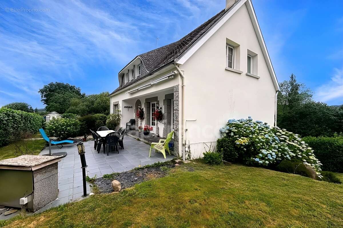 LE JUCH(29) Maison néo-bretonne de 148m² sur un terrain de 1000m², 4 chambres, garage, sous-sol - photo 16