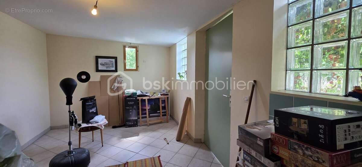 A vendre, en exclusivité à Cagny métropole sud-est, 1h10 de Paris, maison de 2 chambres et un bureau avec dépendance habitable e - photo 7