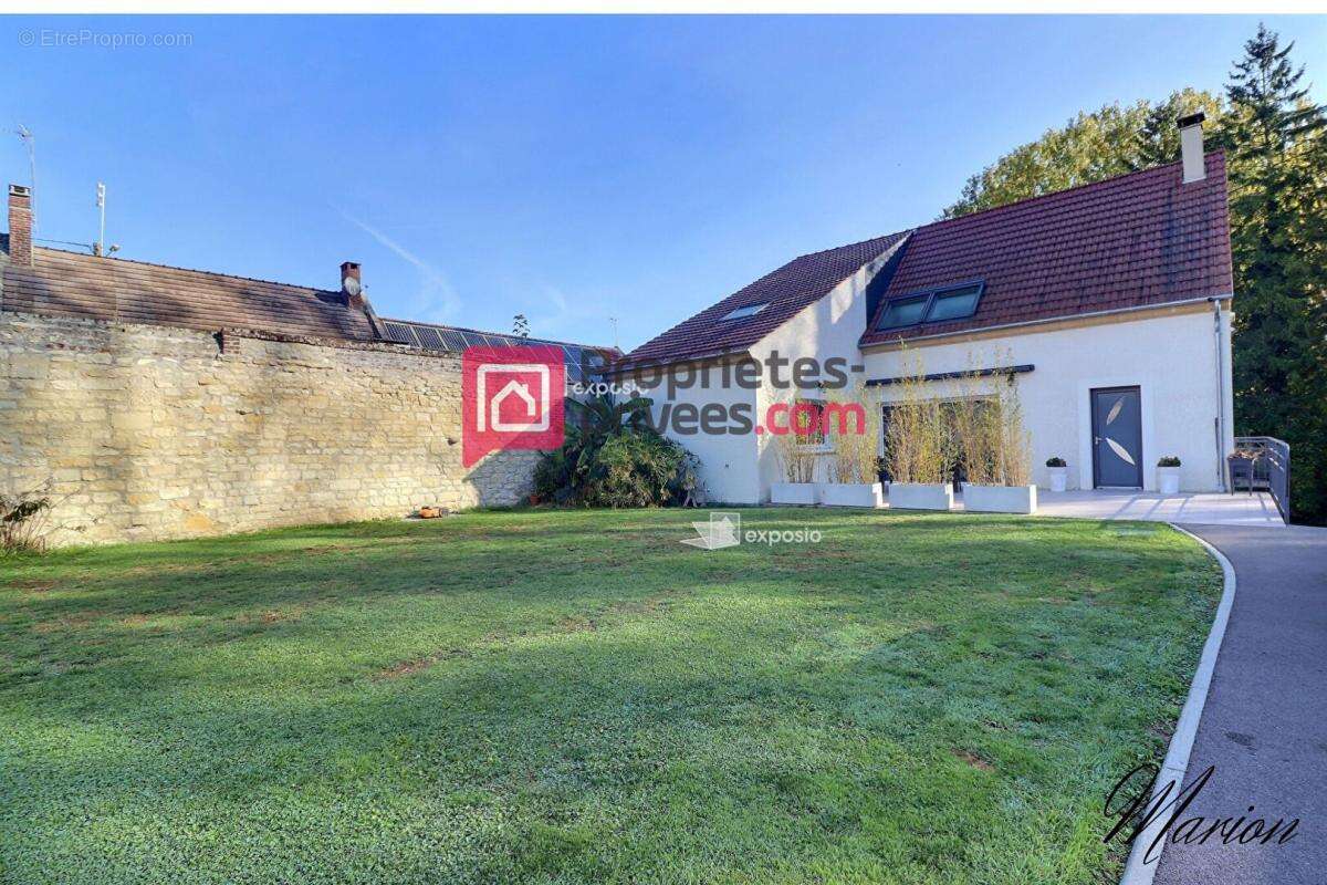 Maison à LA NEUVILLE-ROY