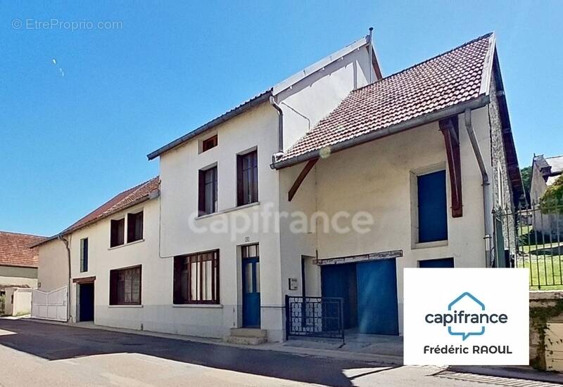 Maison à AVOT