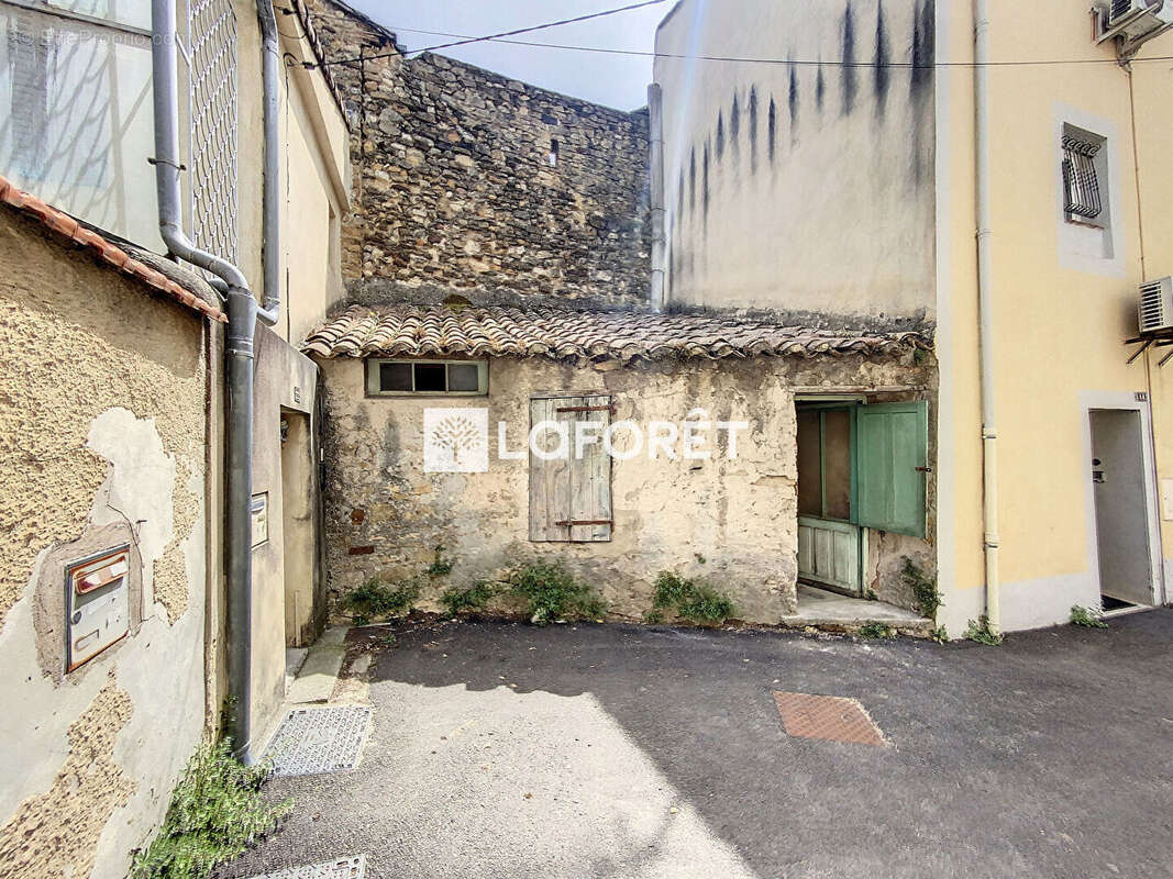 PIOLENC - Maison de village 90m²+ annexe - photo 8