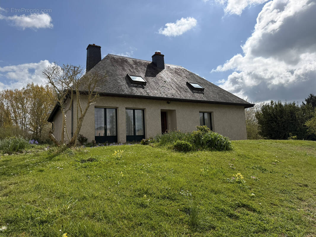 Maison à BESSE-SUR-BRAYE